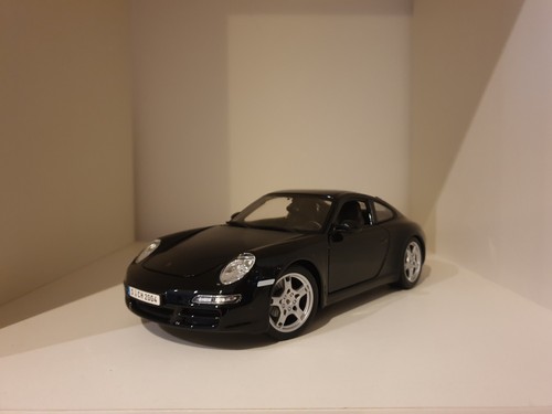Porsche 911 carrera - 1:18,