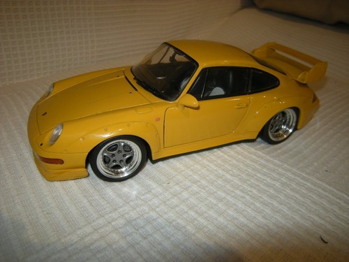 Porsche 911 gt2 typ - 1:18,